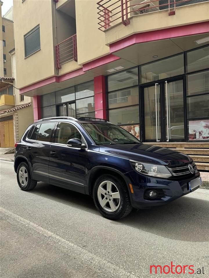 2012' Volkswagen Tiguan photo #5