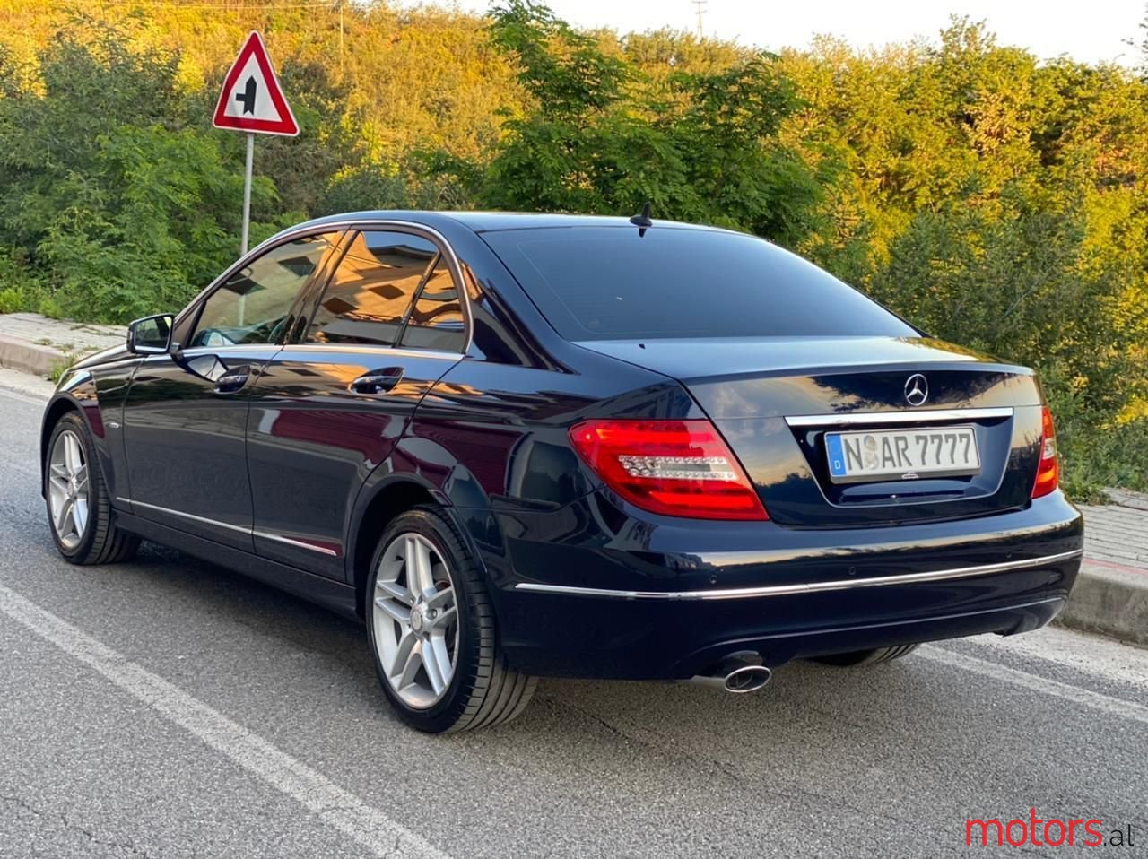 2012' Mercedes-Benz C 250 photo #3