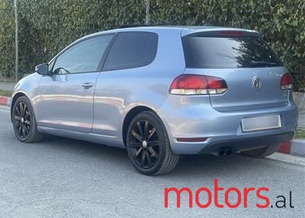2010' Volkswagen Golf photo #3