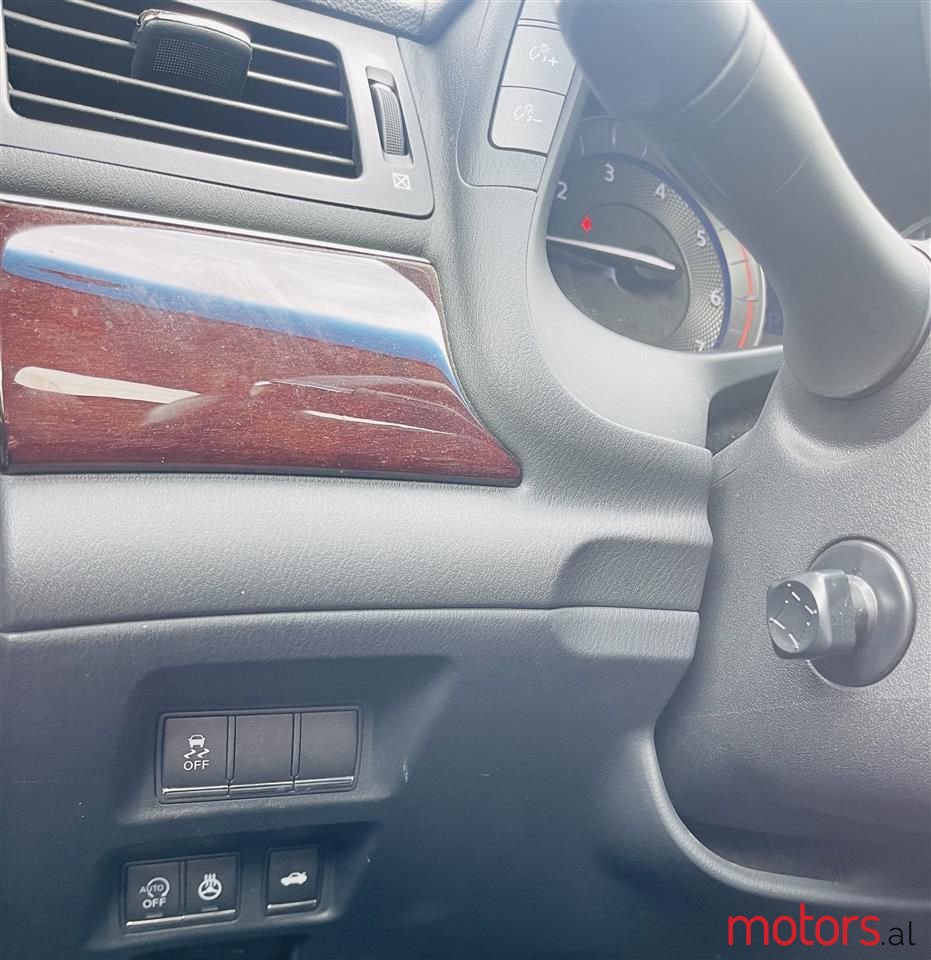 2017' Infiniti Q70 photo #6