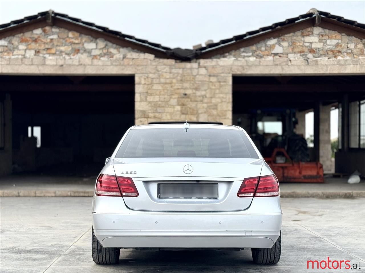 2012' Mercedes-Benz E 220 photo #3