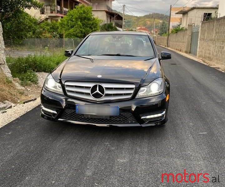 2012' Mercedes-Benz C 300 photo #2