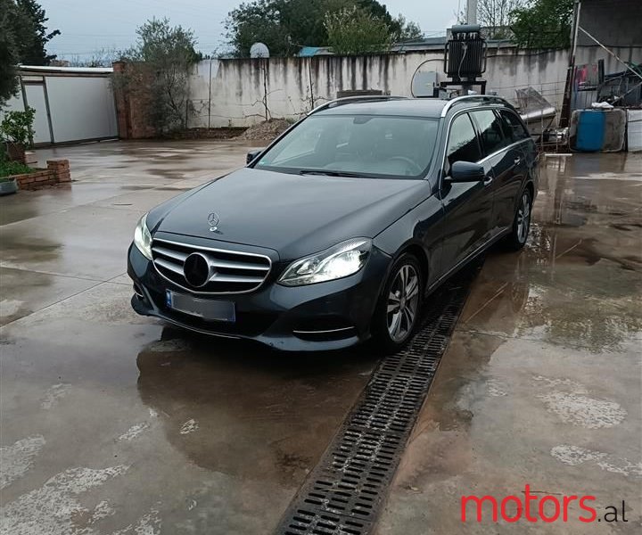 2014' Mercedes-Benz E 200 photo #2