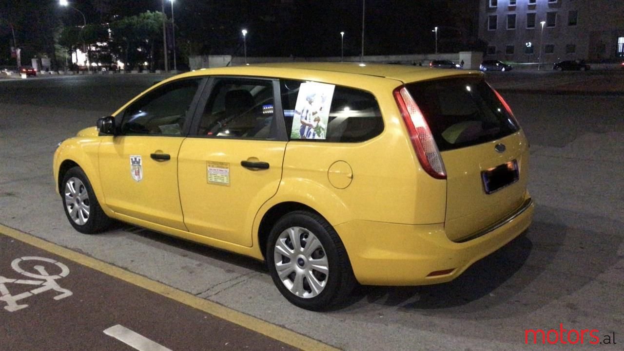 2010' Ford Focus photo #3