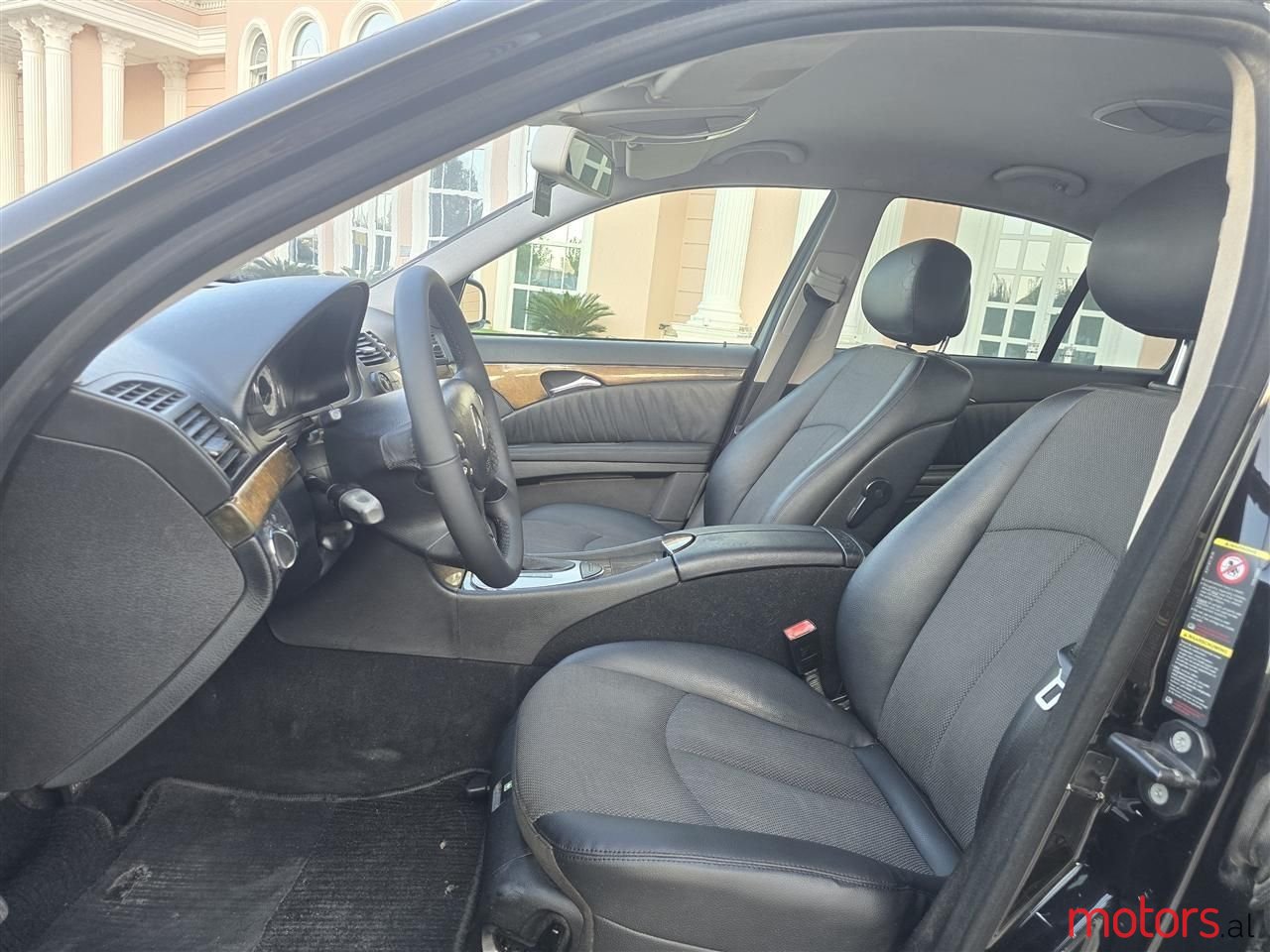 2009' Mercedes-Benz E 220 photo #4