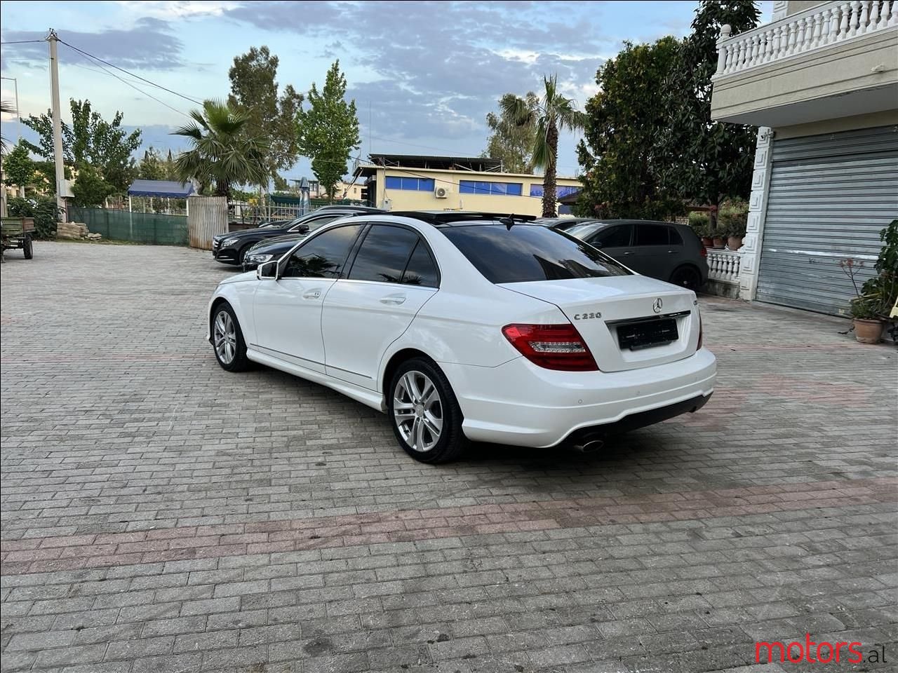 2013' Mercedes-Benz 220C photo #5