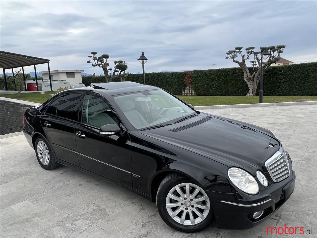 2008' Mercedes-Benz E 220 photo #2