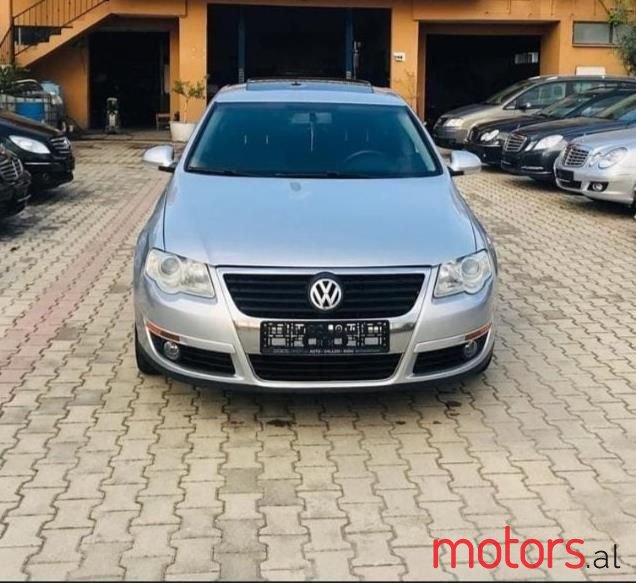 2010' Volkswagen Passat photo #2