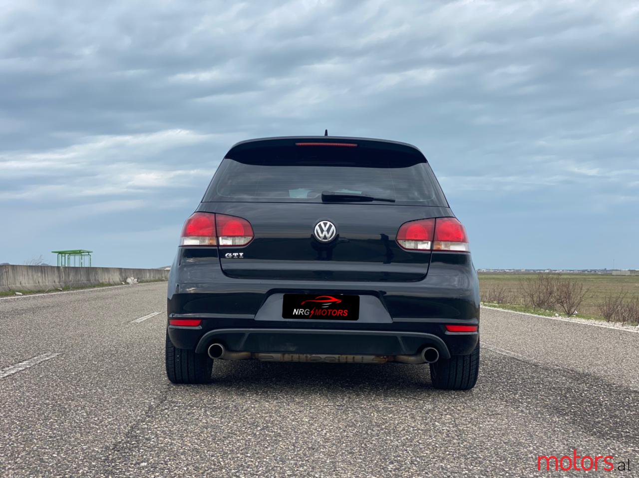 2011' Volkswagen Golf GTI photo #5