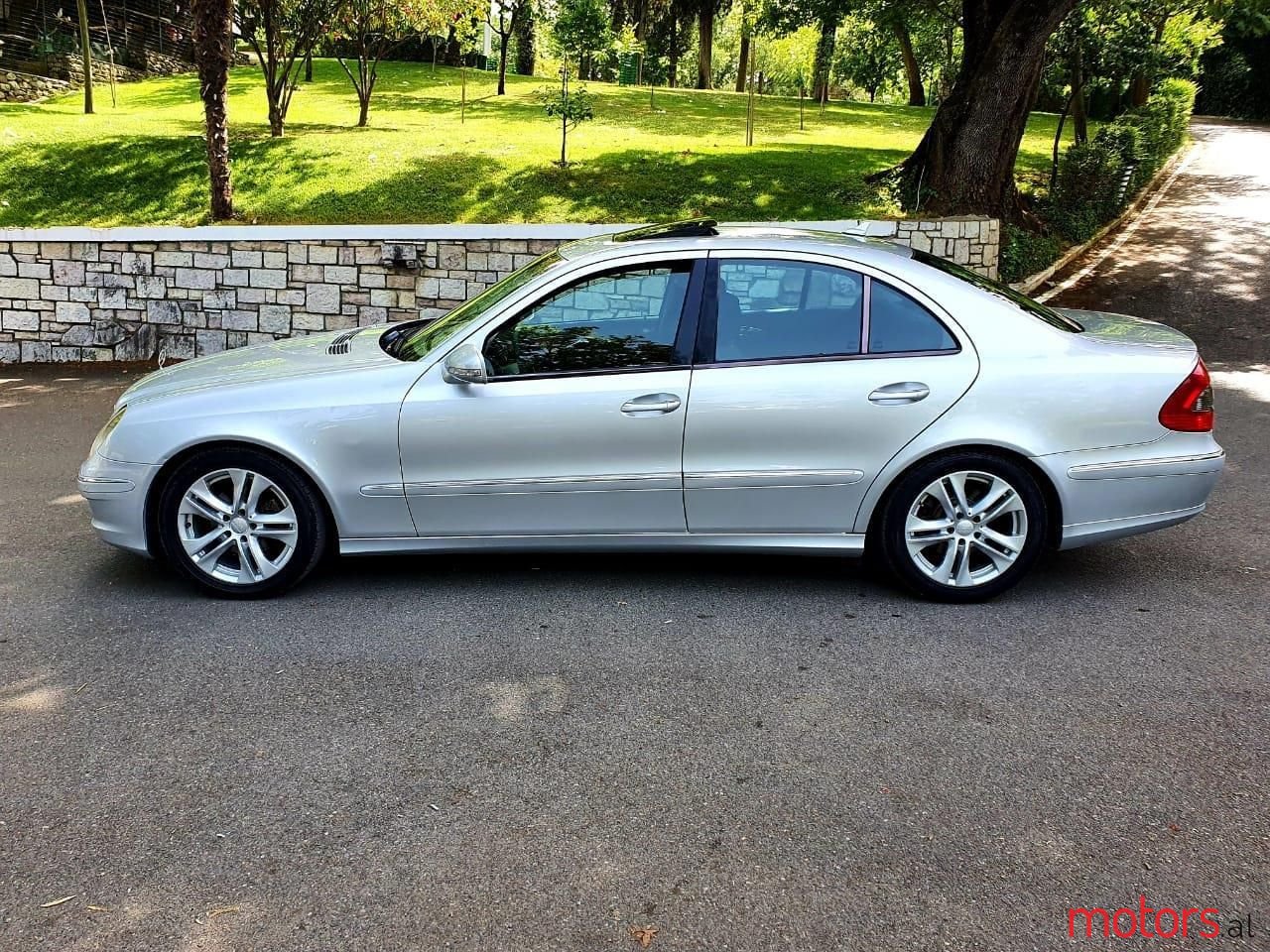 2008' Mercedes-Benz E 220 photo #2