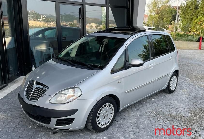 2005' Lancia Musa photo #5