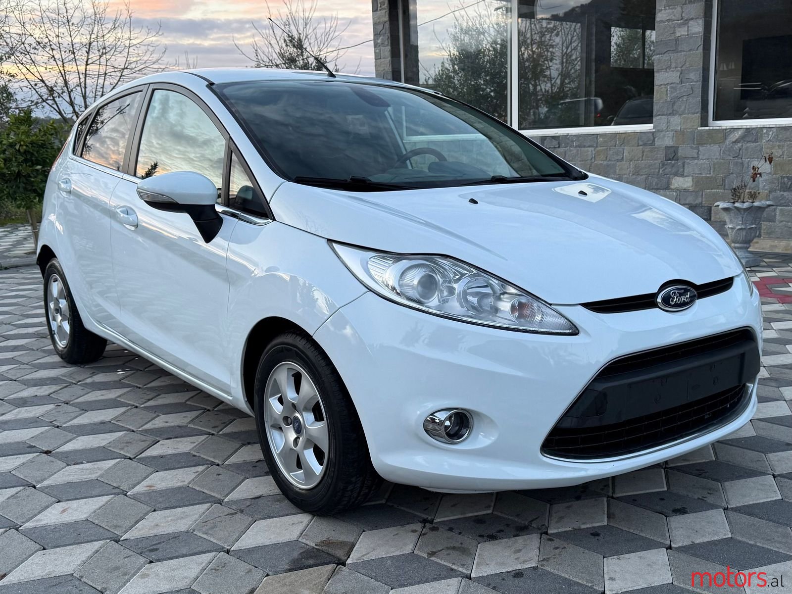 2010' Ford Fiesta photo #4