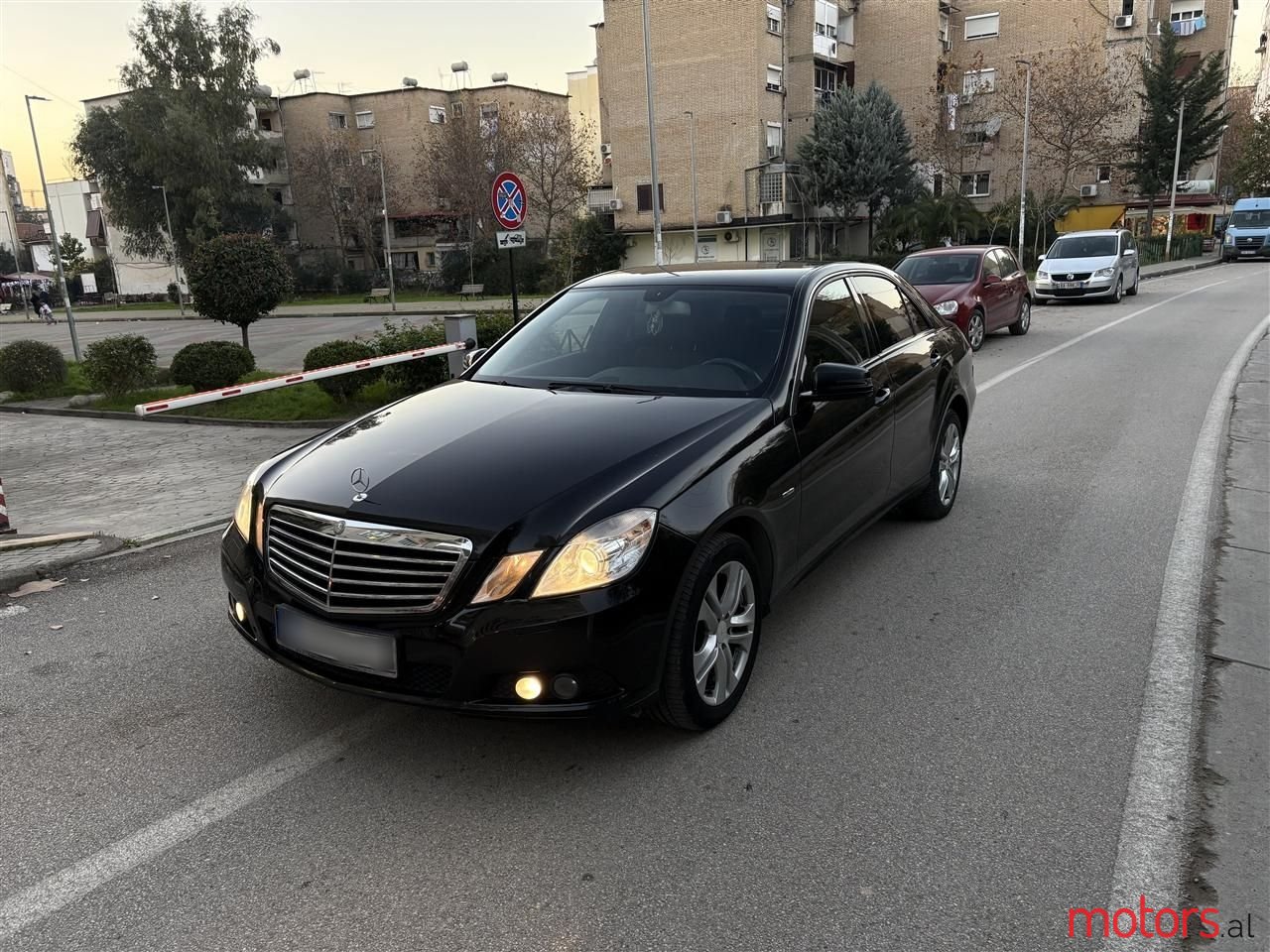 2009' Mercedes-Benz E 200 photo #1