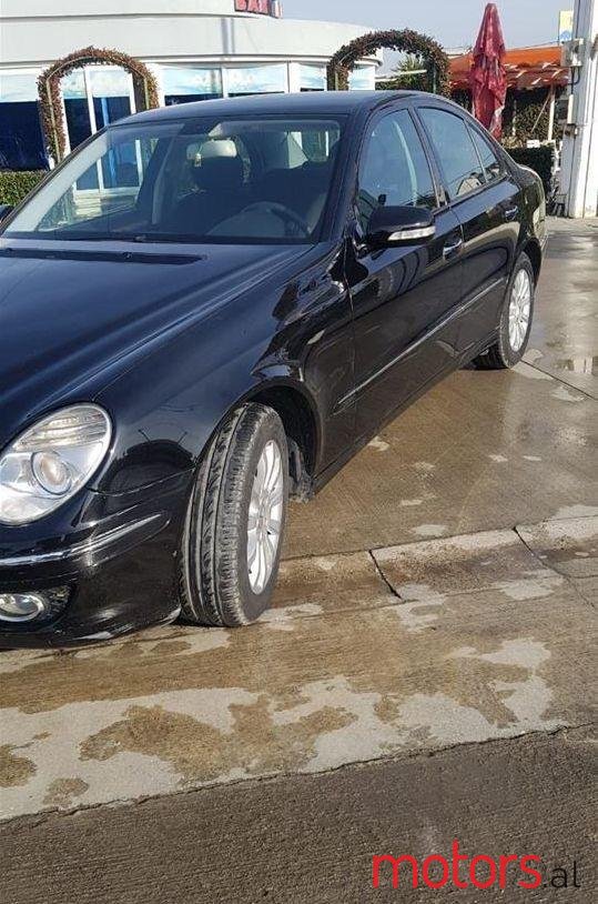 2008' Mercedes-Benz E 220 photo #1