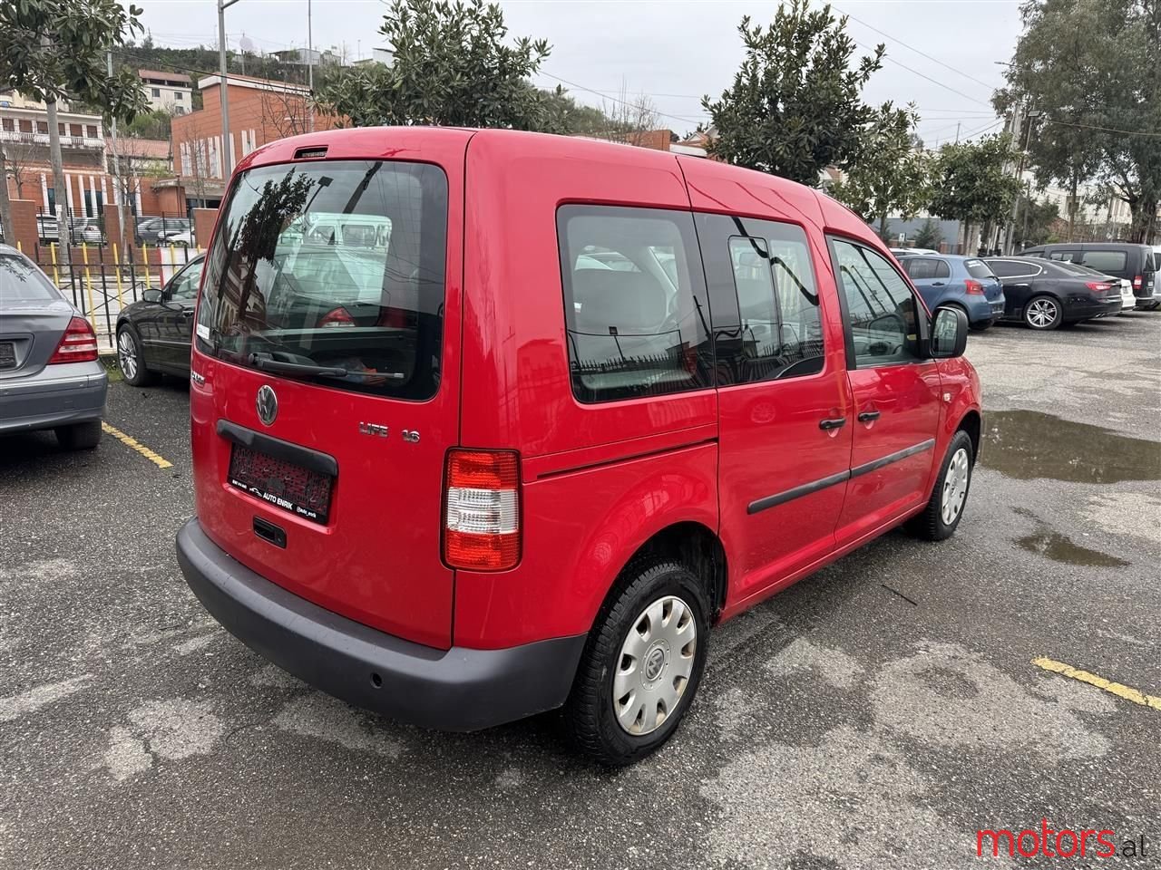 2008' Volkswagen Caddy photo #3