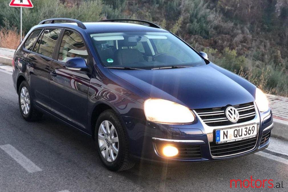 2010' Volkswagen Golf photo #1