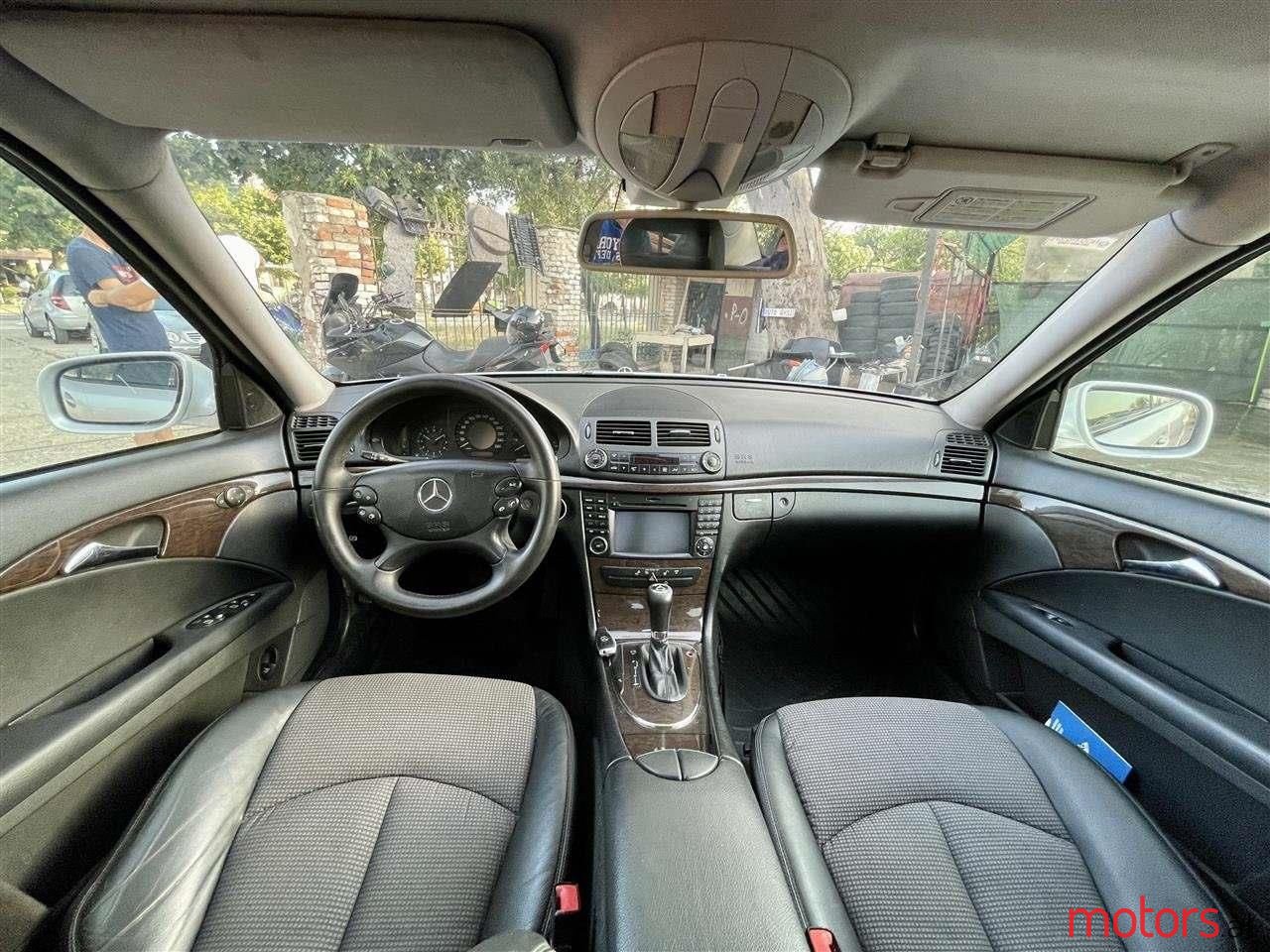 2008' Mercedes-Benz E 200 photo #2