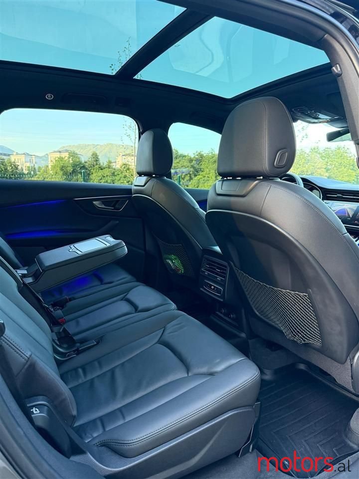 2021' Audi Q7 photo #3