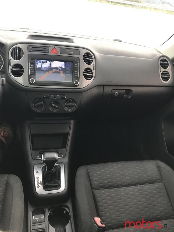 2009' Volkswagen Tiguan photo #6