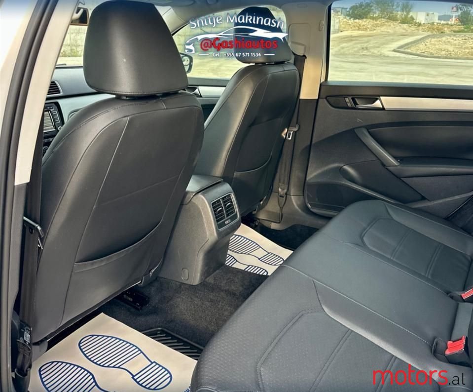 2013' Volkswagen Passat photo #5