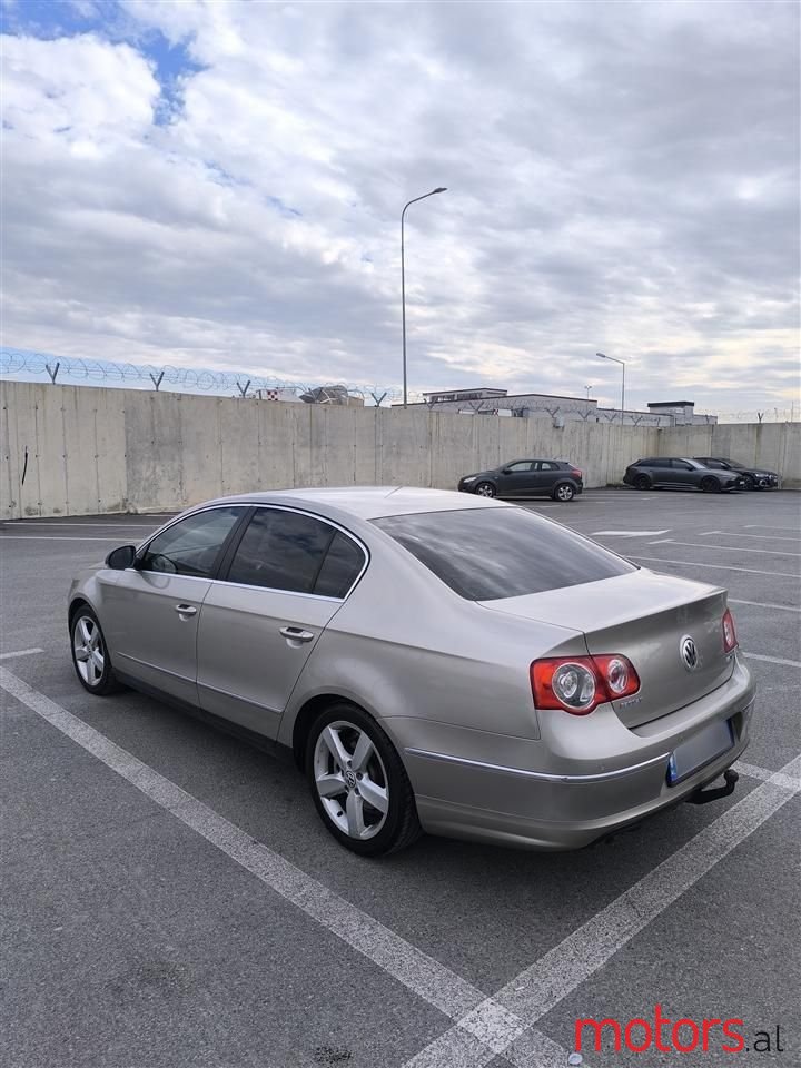 2006' Volkswagen Passat photo #2