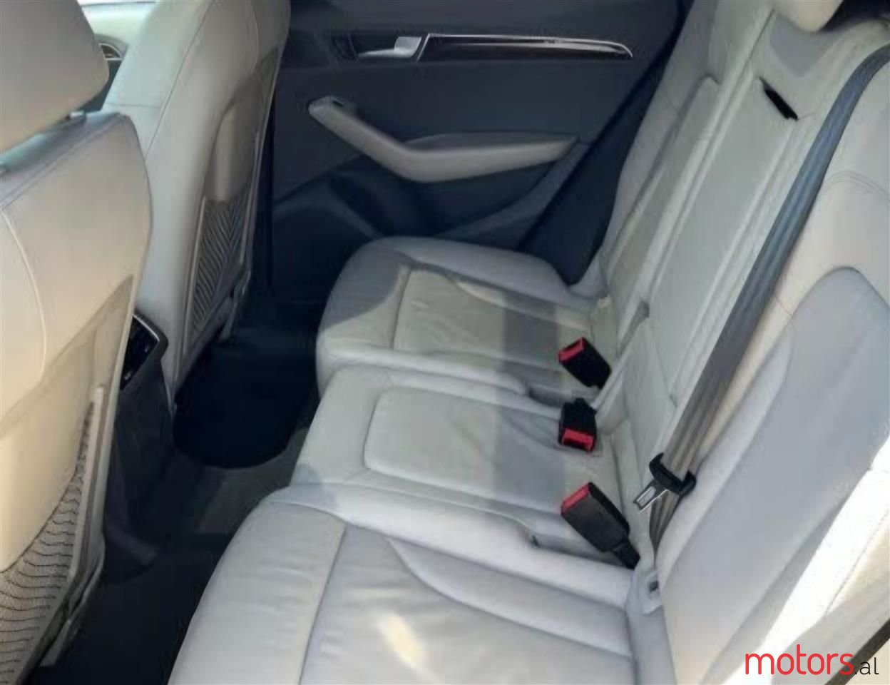 2010' Audi Q5 photo #5