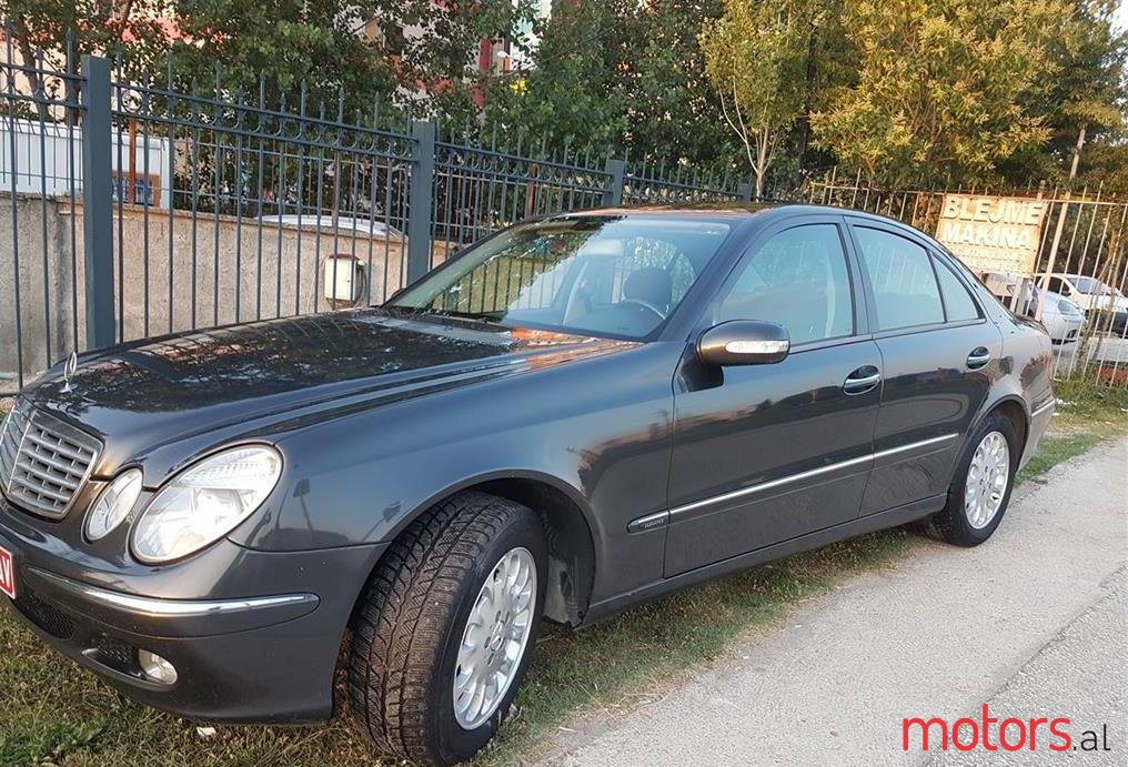 2005' Mercedes-Benz E 220 photo #1