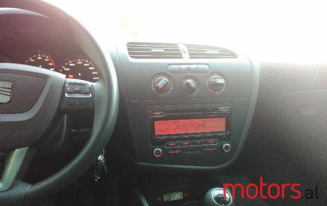 2011' SEAT Leon photo #1