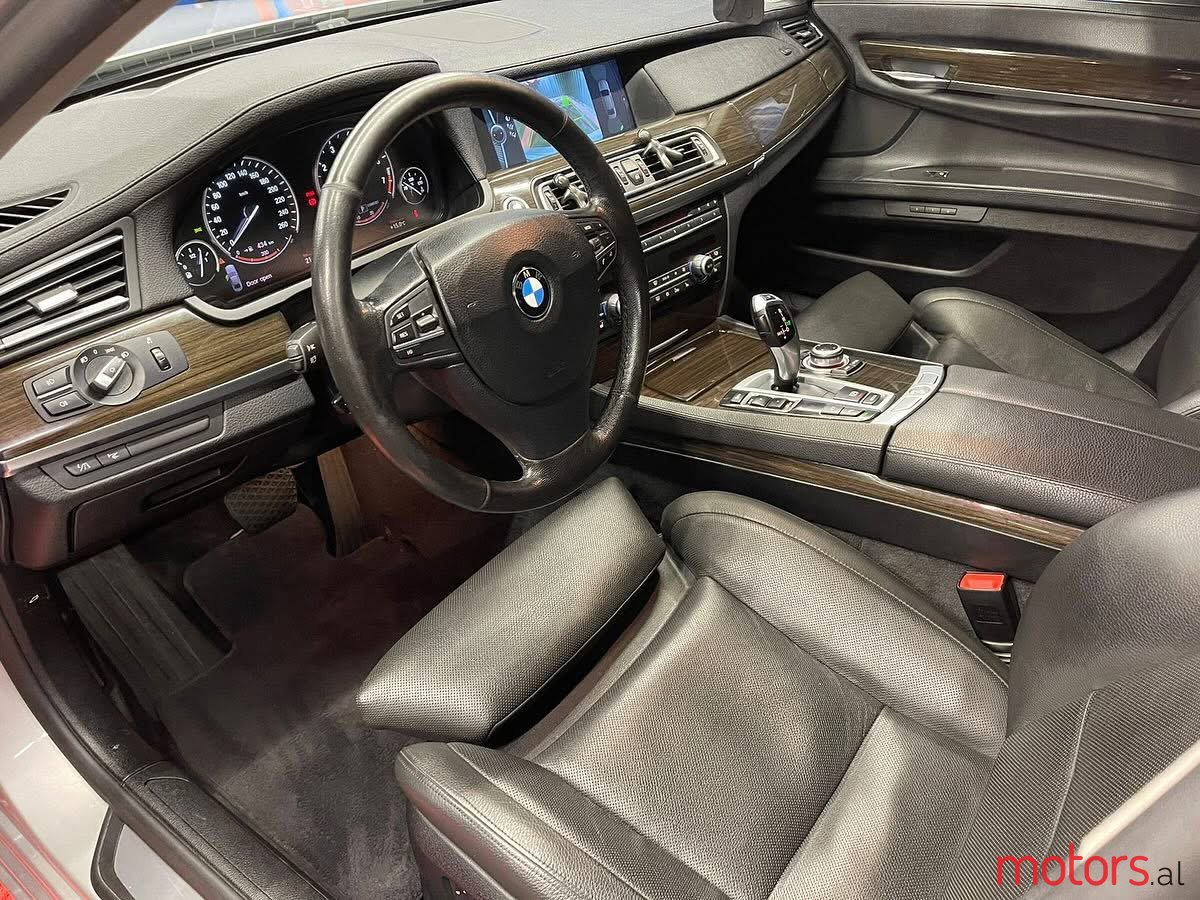2009' BMW 750 Super mjet photo #2