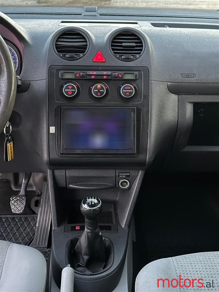 2010' Volkswagen Caddy photo #3