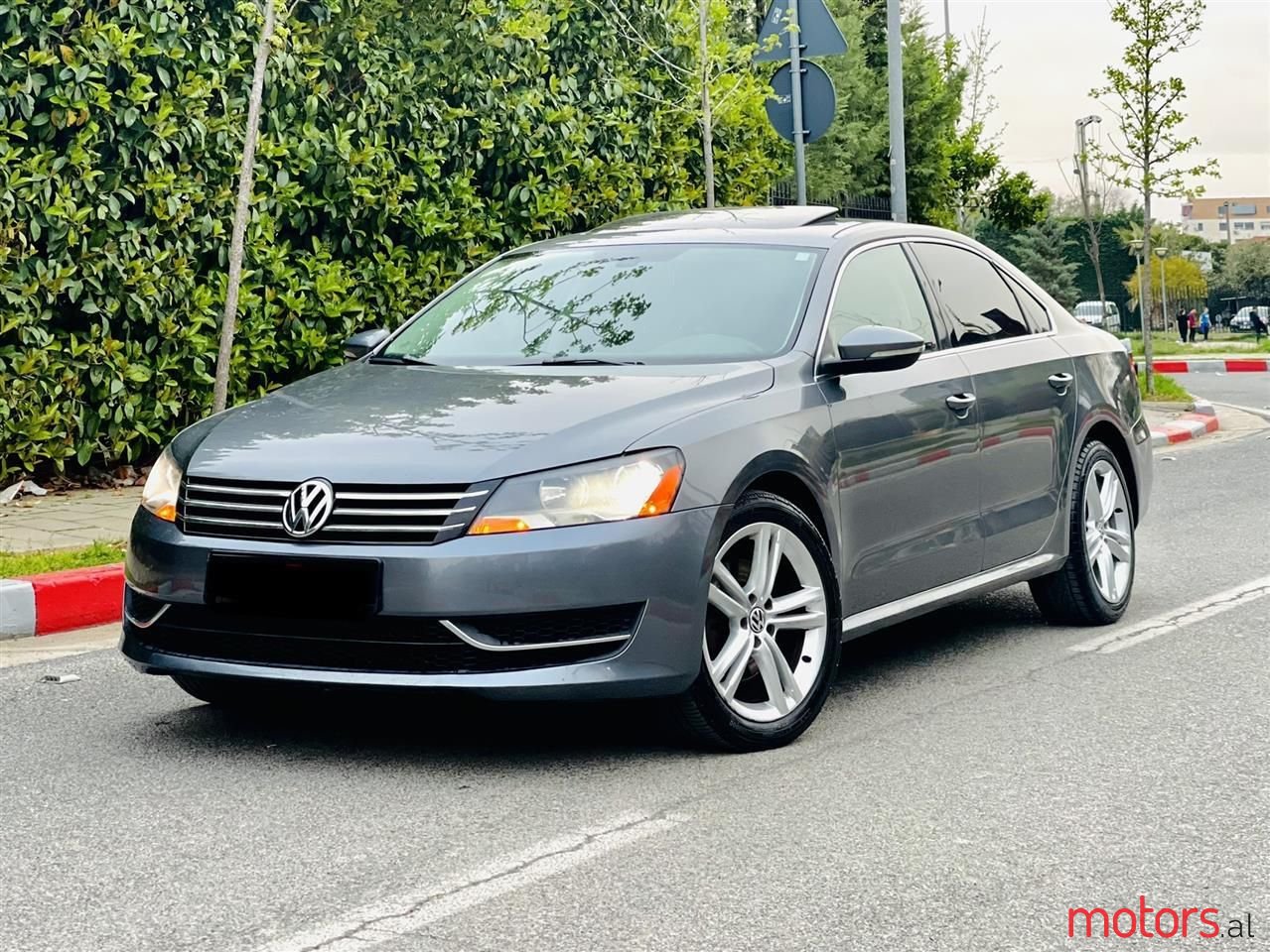 2012' Volkswagen Passat photo #1