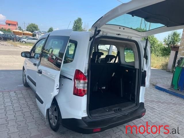 2016' Ford Courier photo #3