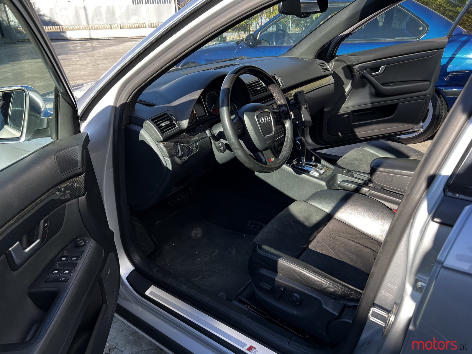 2004' Audi S4 AVANT Quattro photo #2