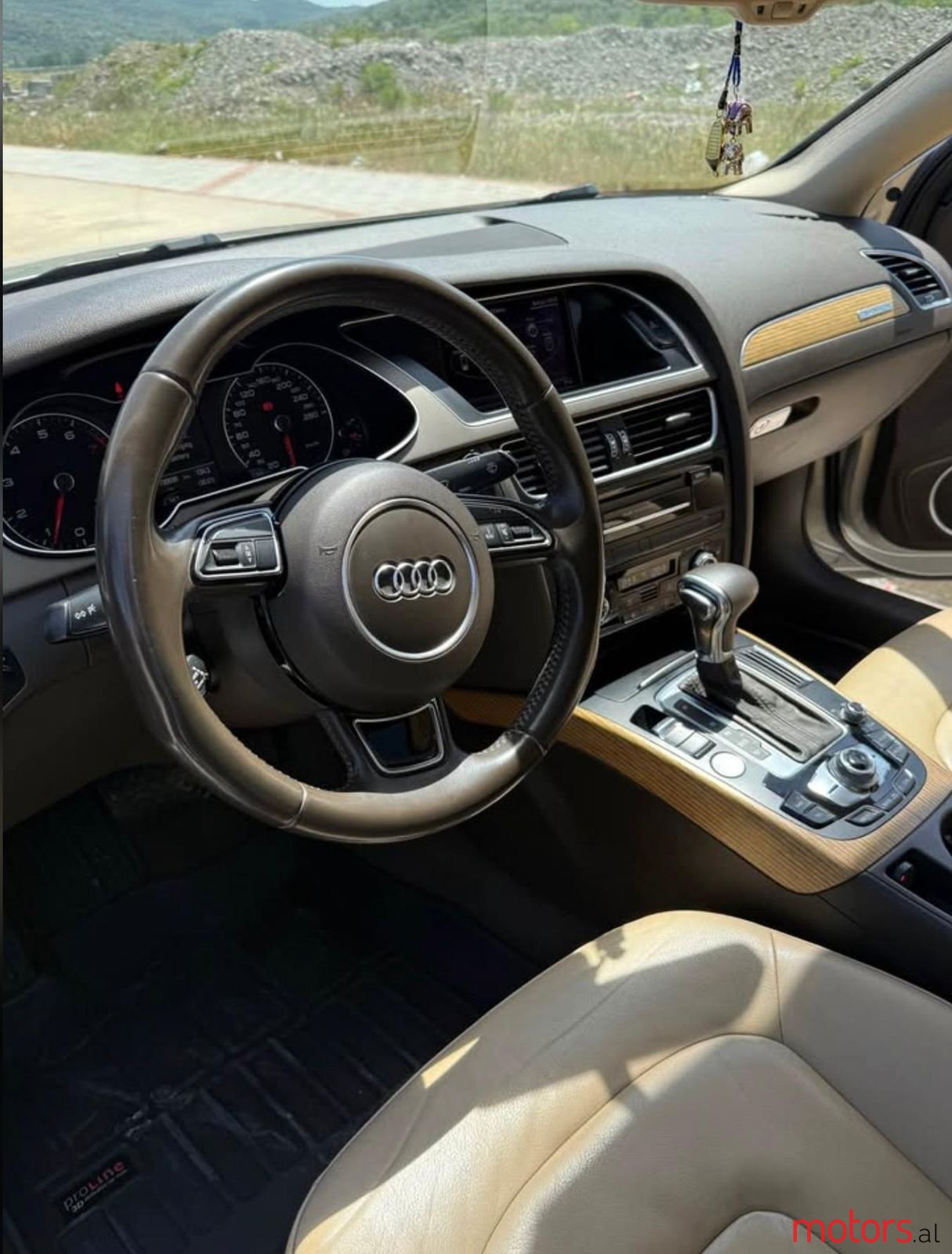 2013' Audi A4 photo #2