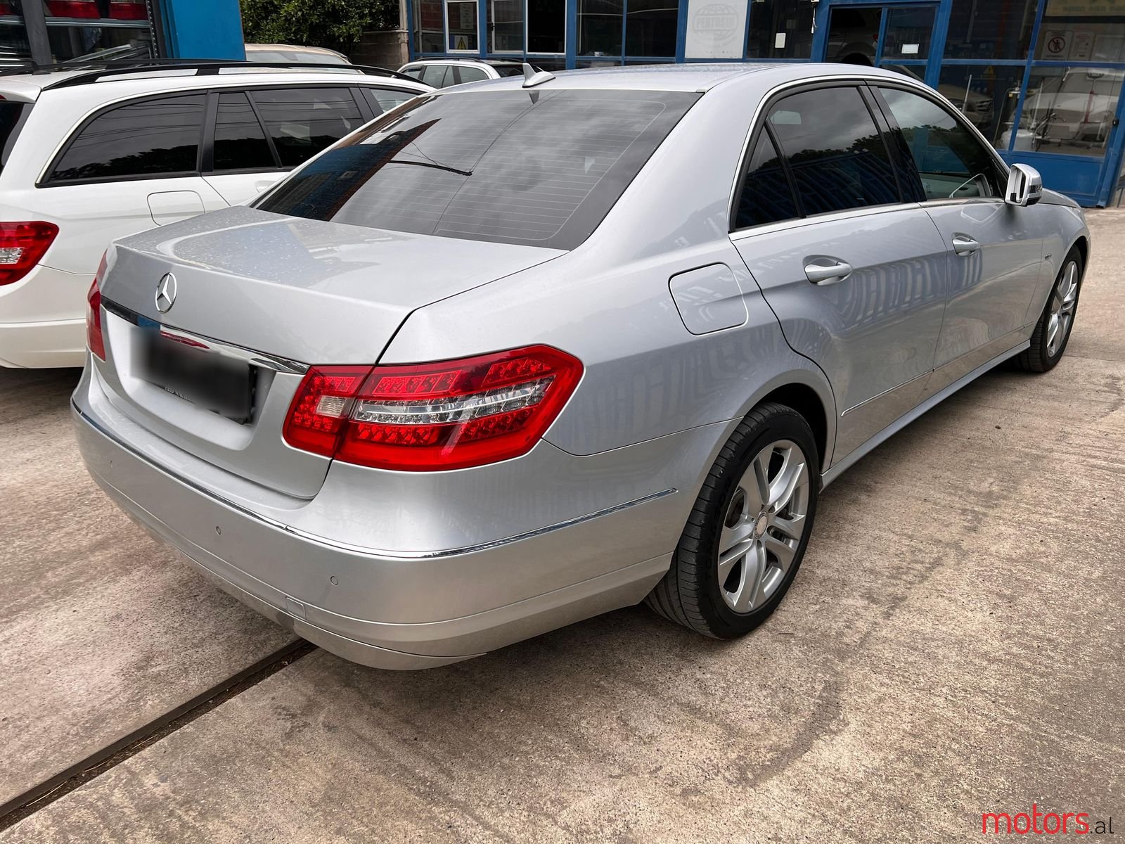 2009' Mercedes-Benz E 220 photo #4