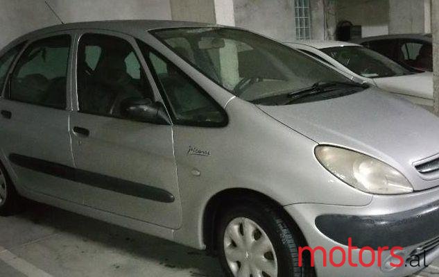 2001' Citroen Xsara Picasso photo #1