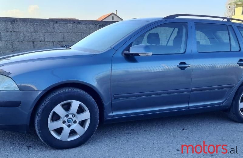 2005' Skoda Octavia photo #2