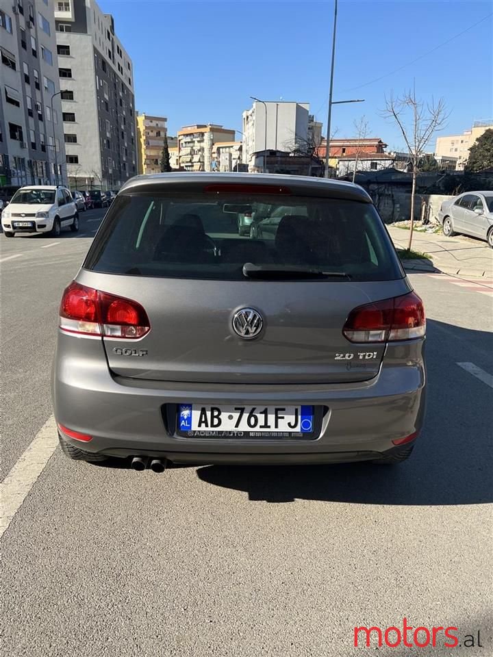 2010' Volkswagen Golf photo #2