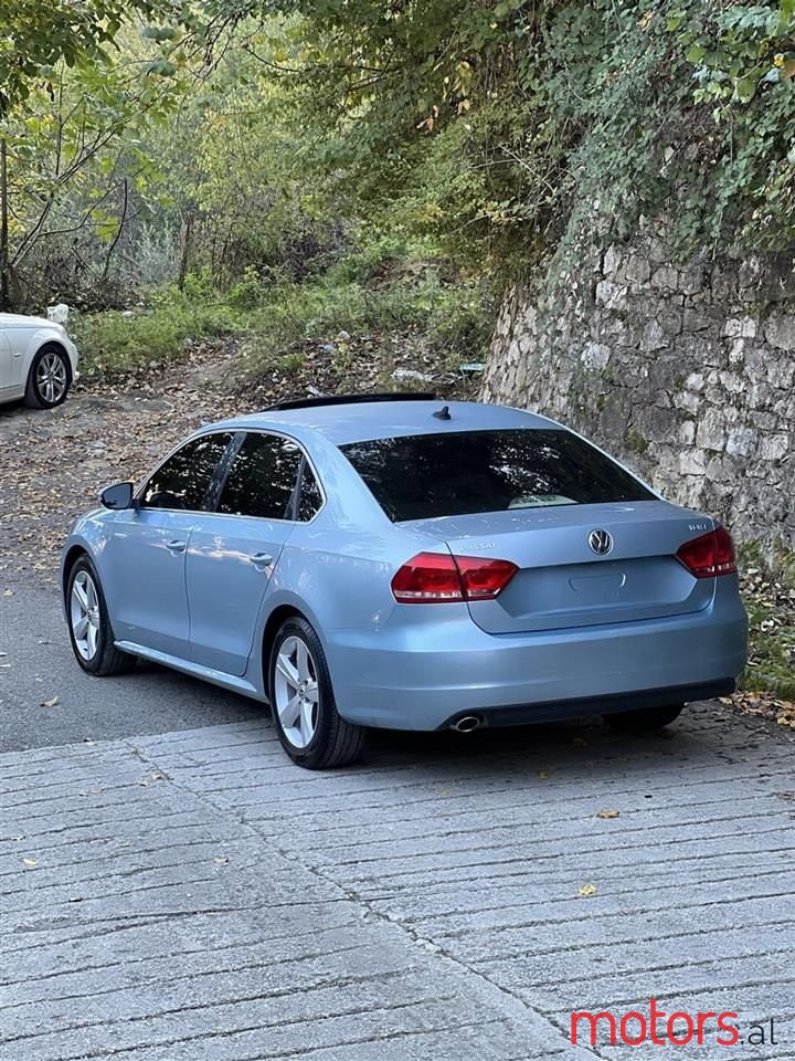 2012' Volkswagen Passat photo #5