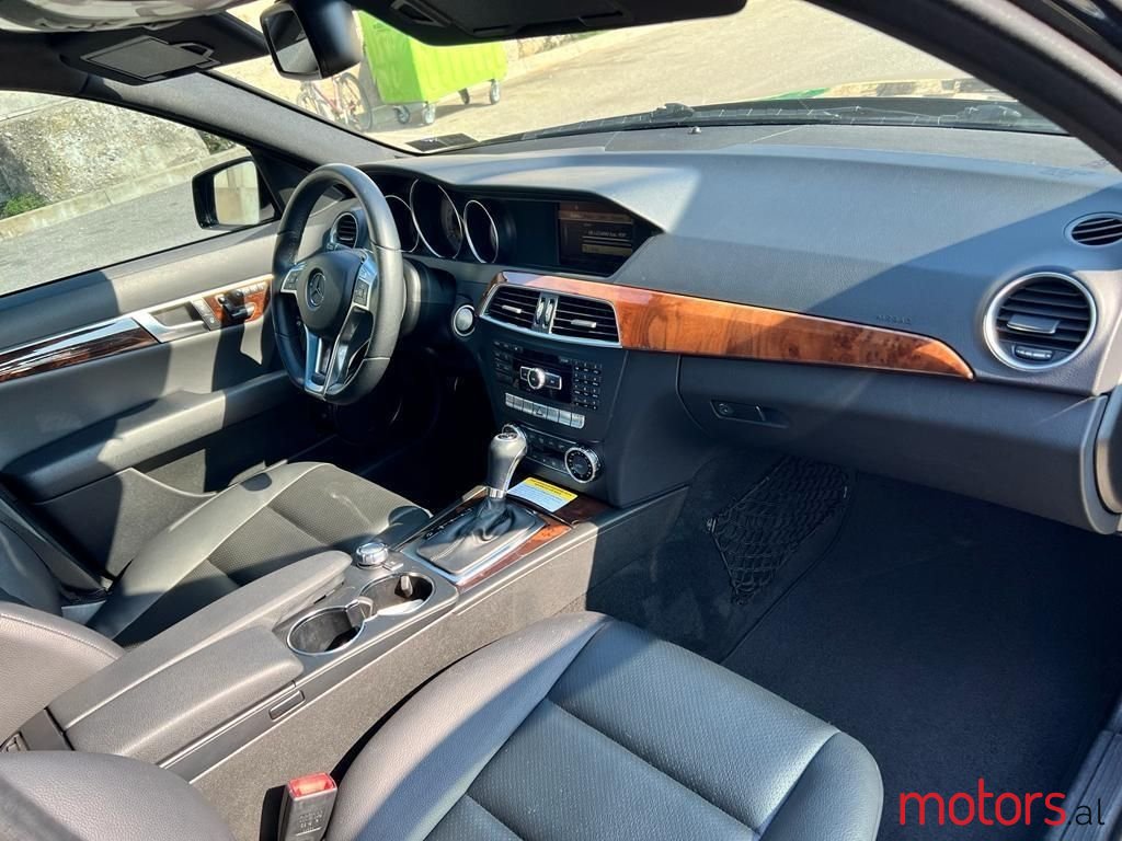 2012' Mercedes-Benz C 300 photo #6