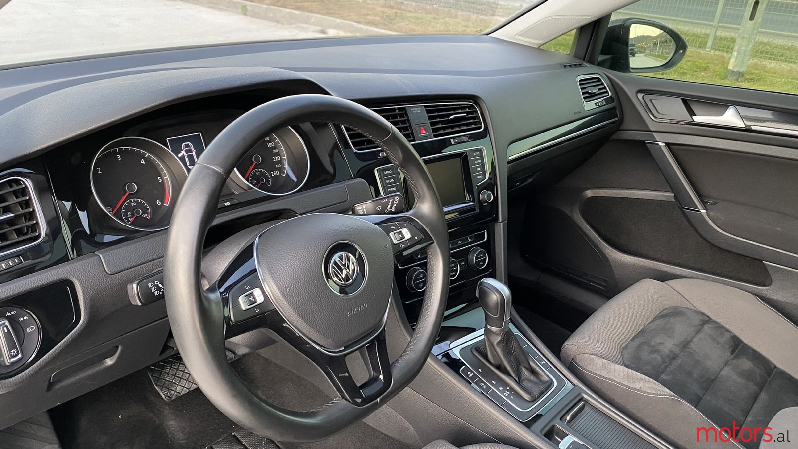 2015' Volkswagen Golf VII photo #4