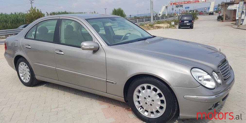 2008' Mercedes-Benz E 220 photo #1