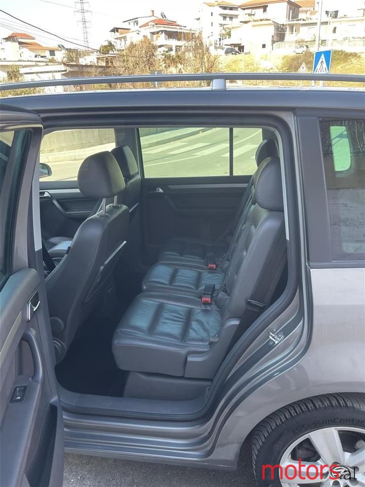 2007' Volkswagen Touran photo #1