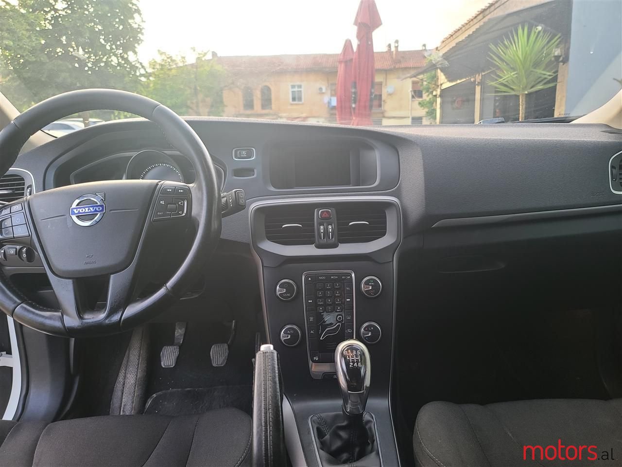 2012' Volvo V40 photo #6