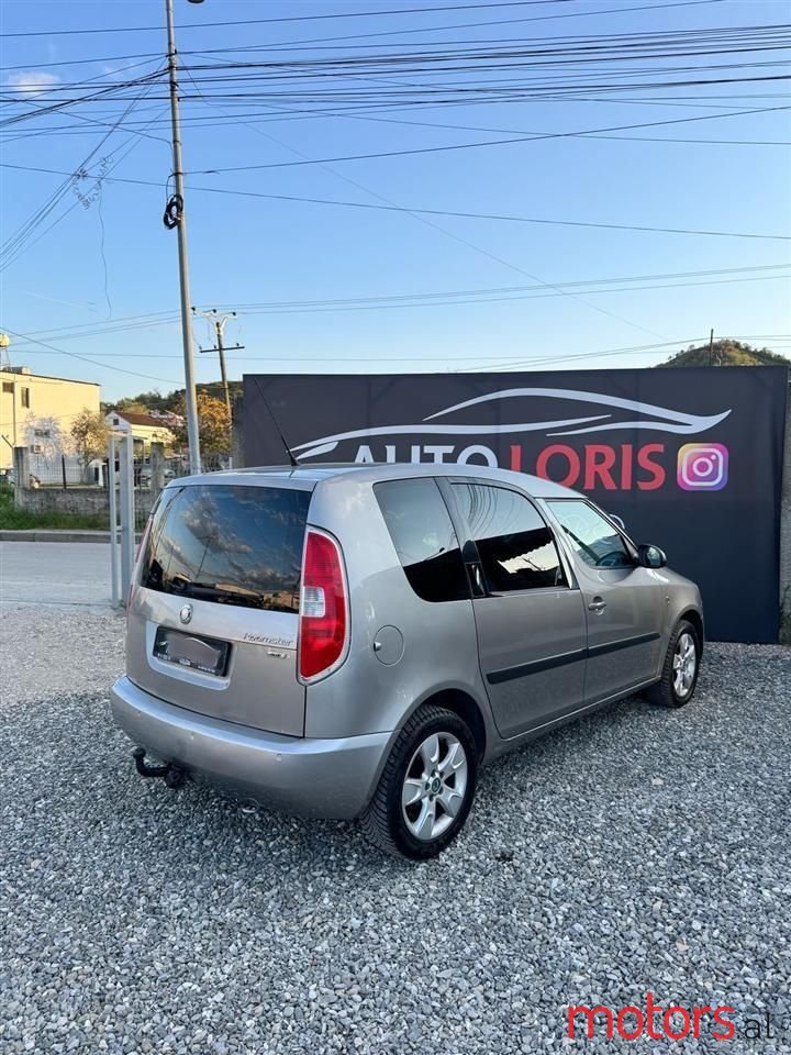 2007' Skoda Roomster photo #2