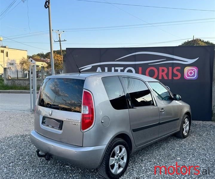 2007' Skoda Roomster photo #2