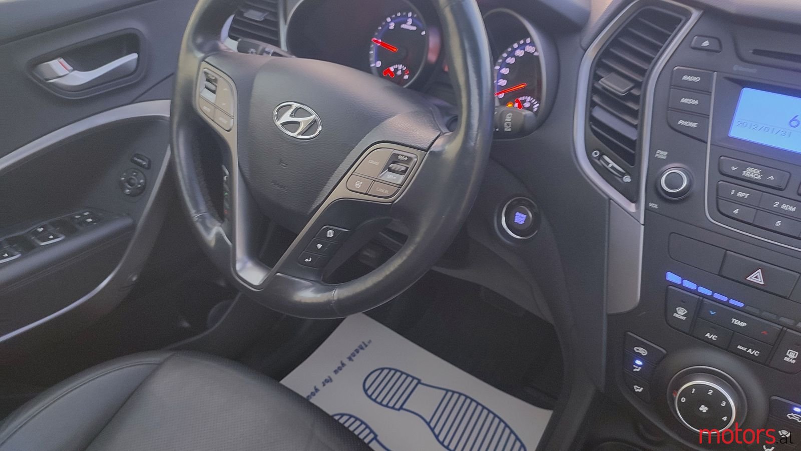 2013' Hyundai Santa Fe photo #2