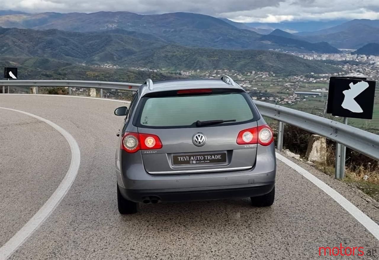 2008' Volkswagen Passat photo #5