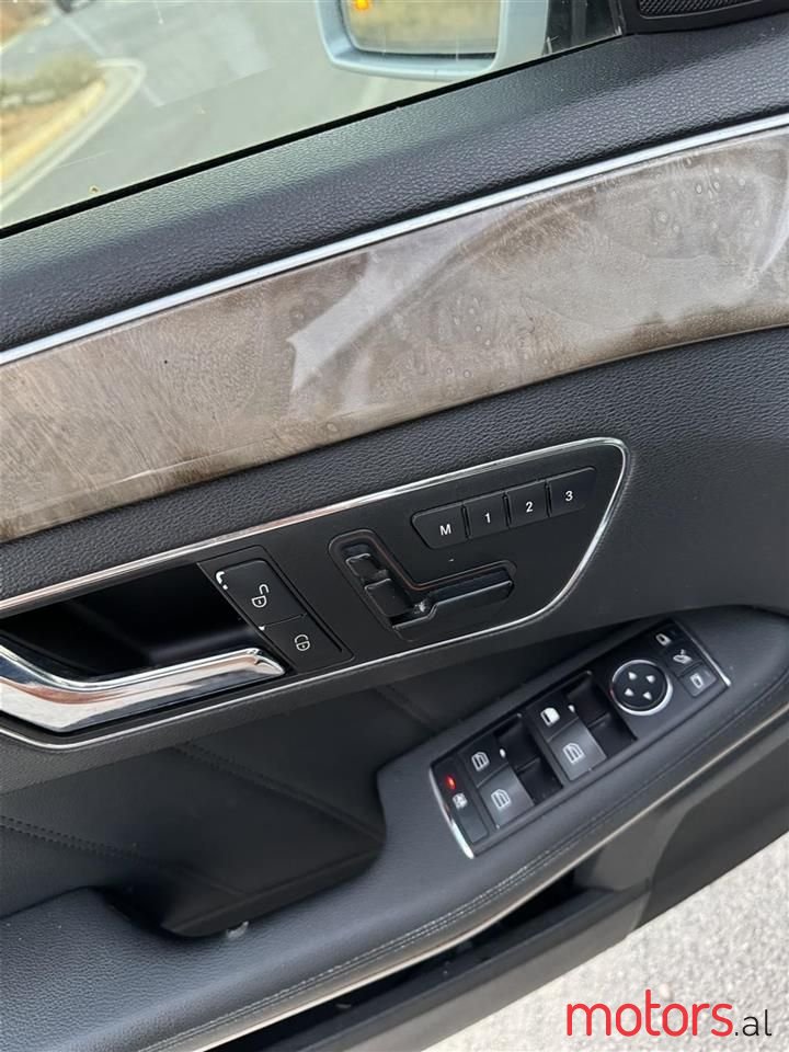 2010' Mercedes-Benz E 350 photo #5