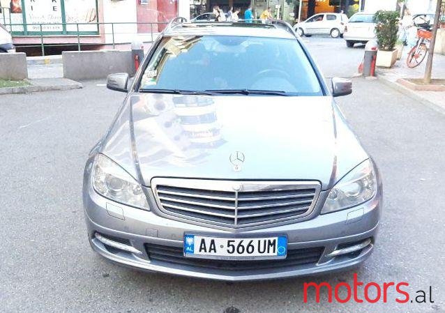 2011' Mercedes-Benz C-Class photo #2